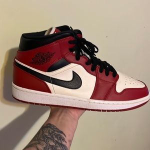Air Jordan 1 Chicago size 9.5